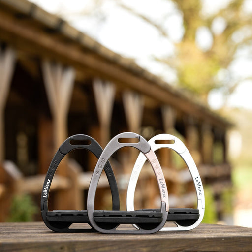 GROUP_lifestyle_juniorvectorbalancestirrup_aluminium_black_rosegold_1