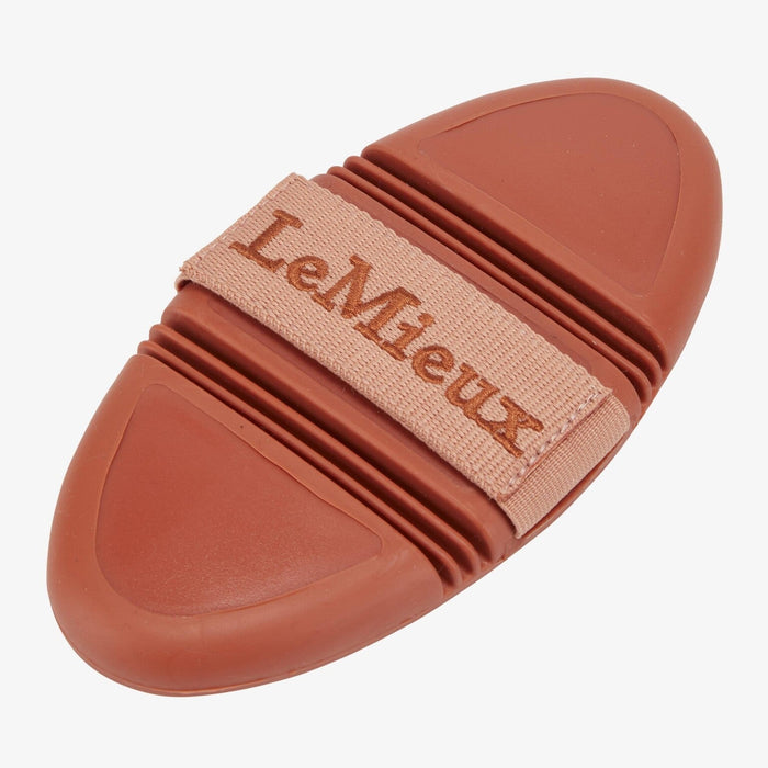 it04627_product_fleximassagebrush_apricot_2