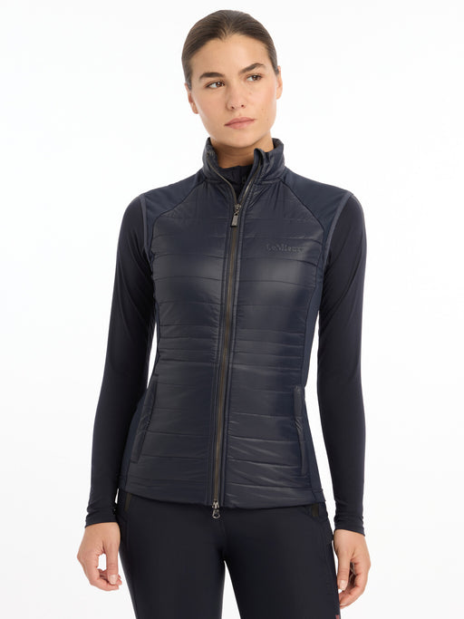 IT05111_studio_JulietteGilet_Navy_0039