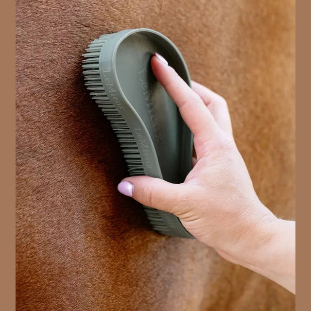 LeMieux Wizard Brush