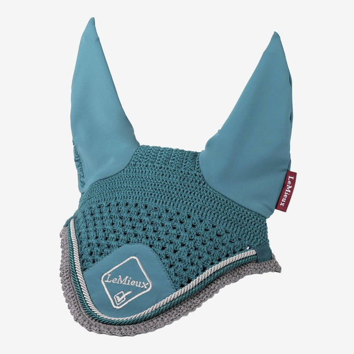 lm-classicflyhood-peacock-angle-hr